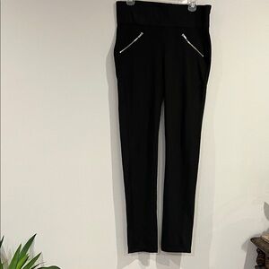 Black Women's Leggings with Zipper Pockets